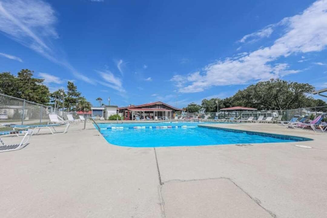Surf City 2Br Park Home With Waterfront View And Parking ภายนอก รูปภาพ