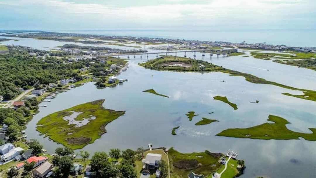 Surf City 2Br Park Home With Waterfront View And Parking ภายนอก รูปภาพ