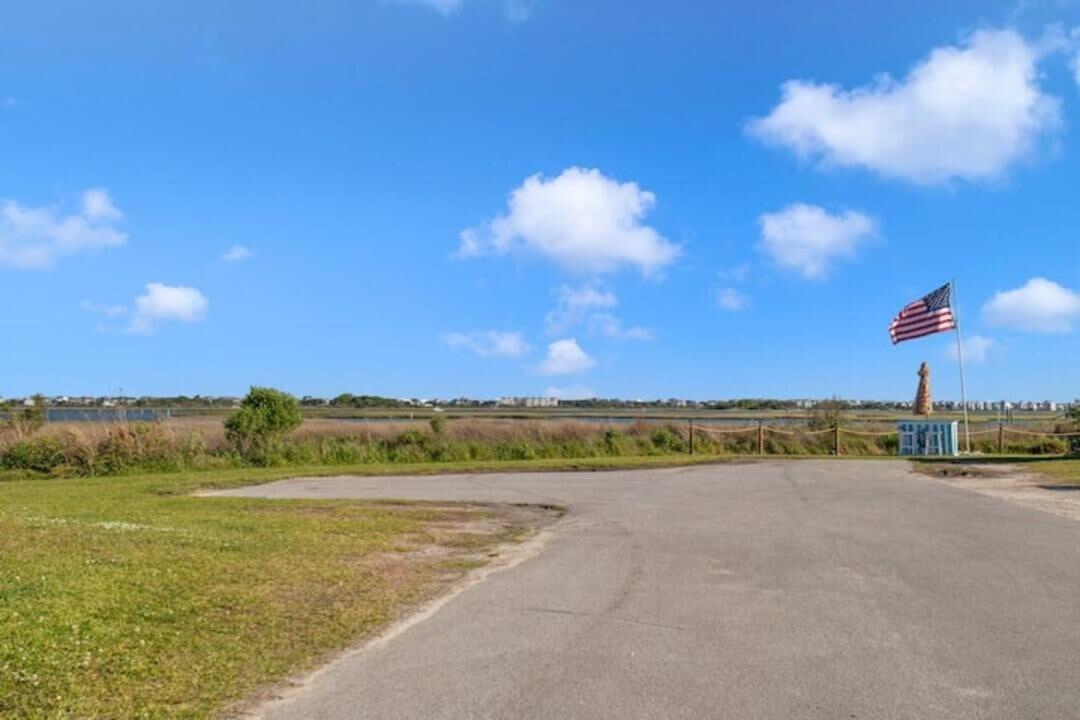 Surf City 2Br Park Home With Waterfront View And Parking ภายนอก รูปภาพ