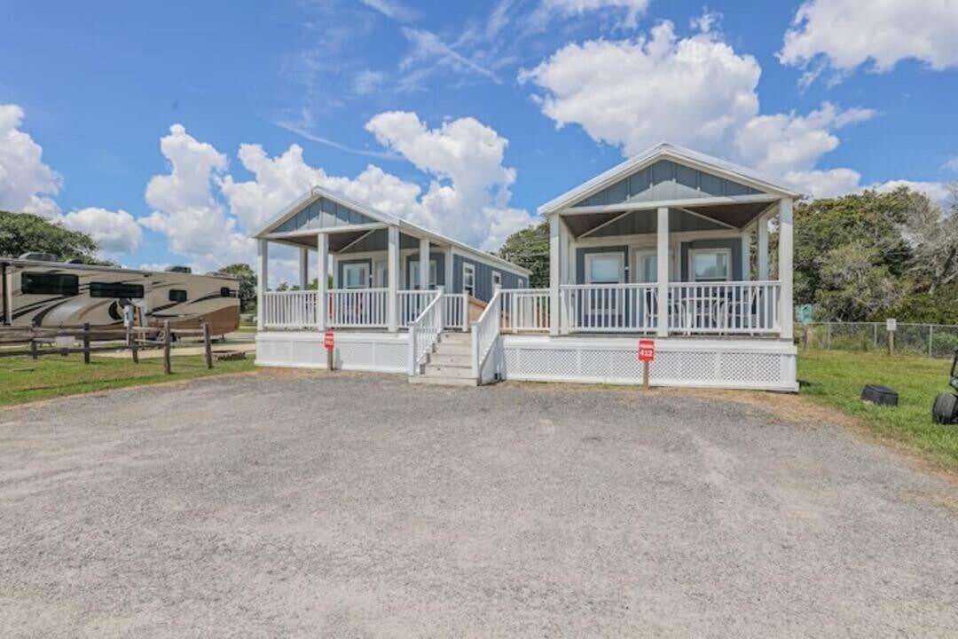 Surf City 2Br Park Home With Waterfront View And Parking ภายนอก รูปภาพ